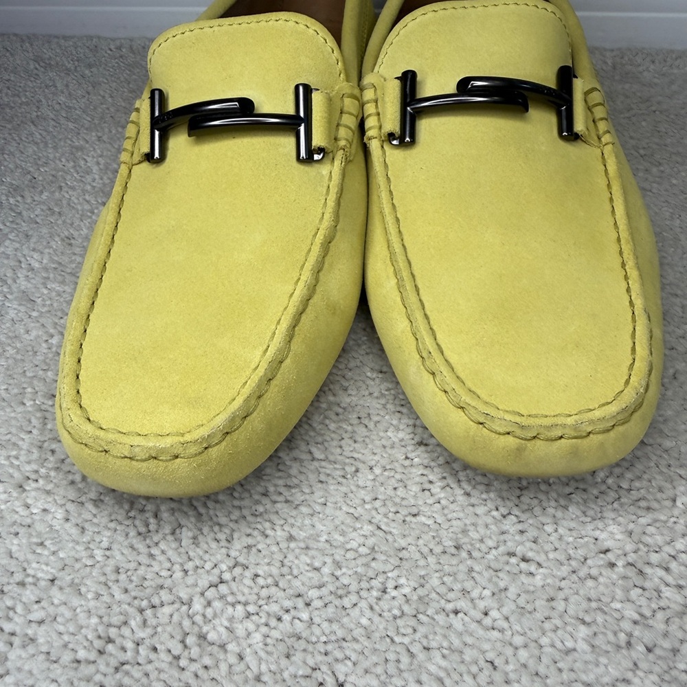 Tod's Lemon Suede Men's Driving Loafers - Picture 9 of 16